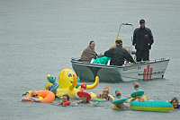 Foto: Schwimmen mit Boot